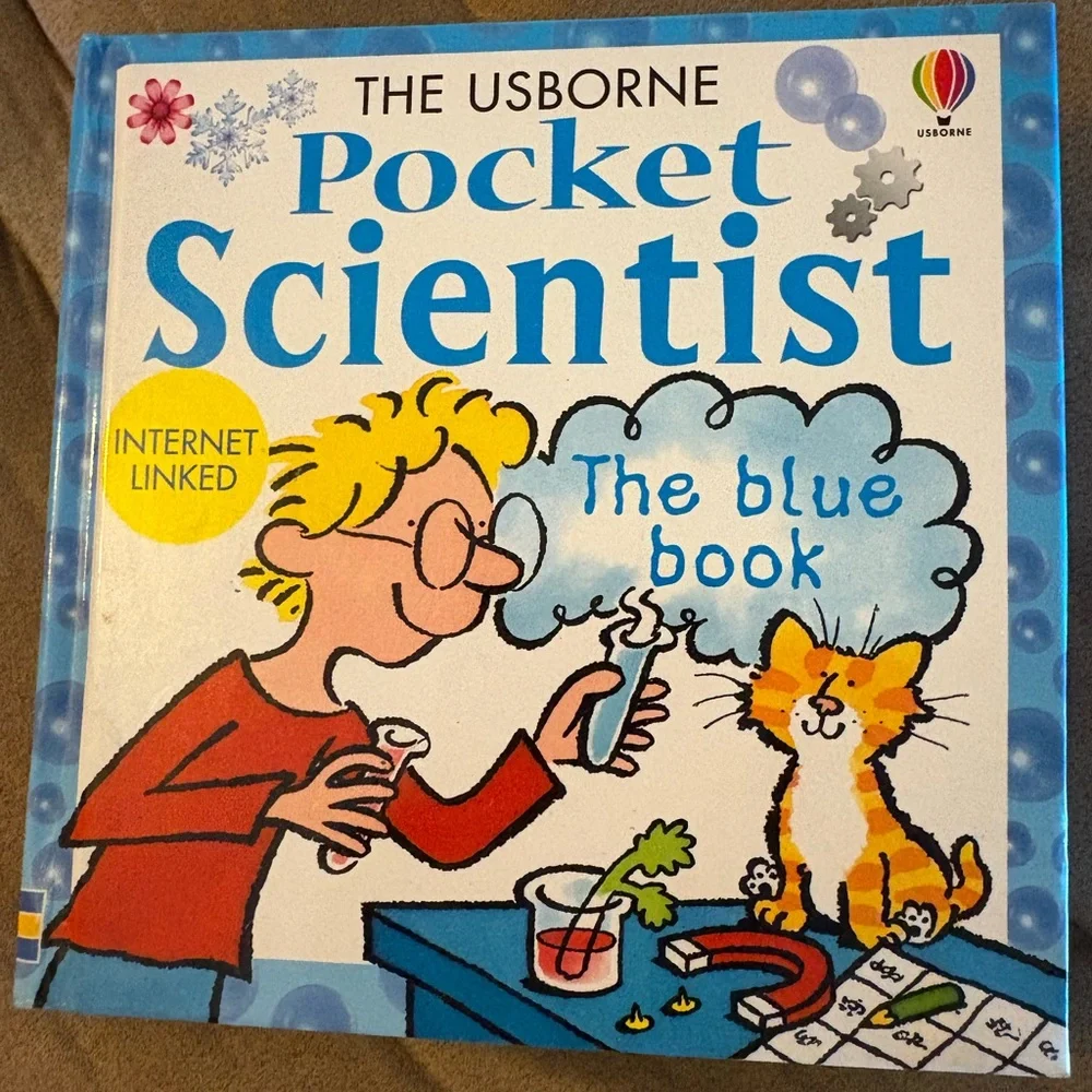 The Usborne Pocket Scientist Blue Book EUC